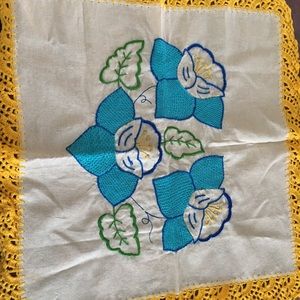 Napkins handmade by Claudia: servilletas a mano 🖐